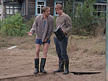 Брэд не может без советских кед: западные звезды и дизайнеры одежды вдохновляются фильмами из СССР