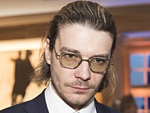 Сменивший имидж Максим Матвеев показал накаченное тело