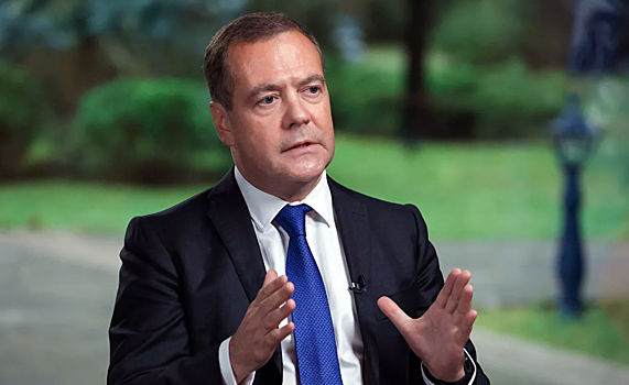 Медведев дал прогноз по войне с НАТО