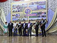 Чего стоит труд? Колхоз имени Ворошилова дарит сотрудникам иномарки