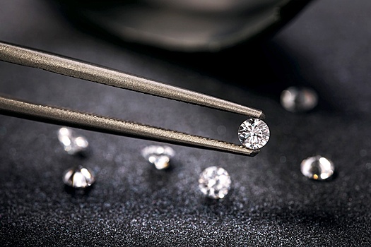 Стало известно, как за год снизилась стоимость бриллиантов на мировом рынке