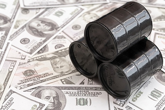 Почему обвалились цены на нефть, и какие у этого будут последствия