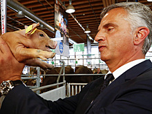 Глава МИД Швейцарии подал в отставку