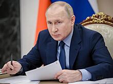 Путин направил два венка на прощание с Алентовой