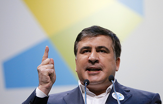 Саакашвили пообещал забрать награбленное Порошенко