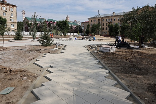 В сентябре закончат обновление сквера в центре Волгограда
