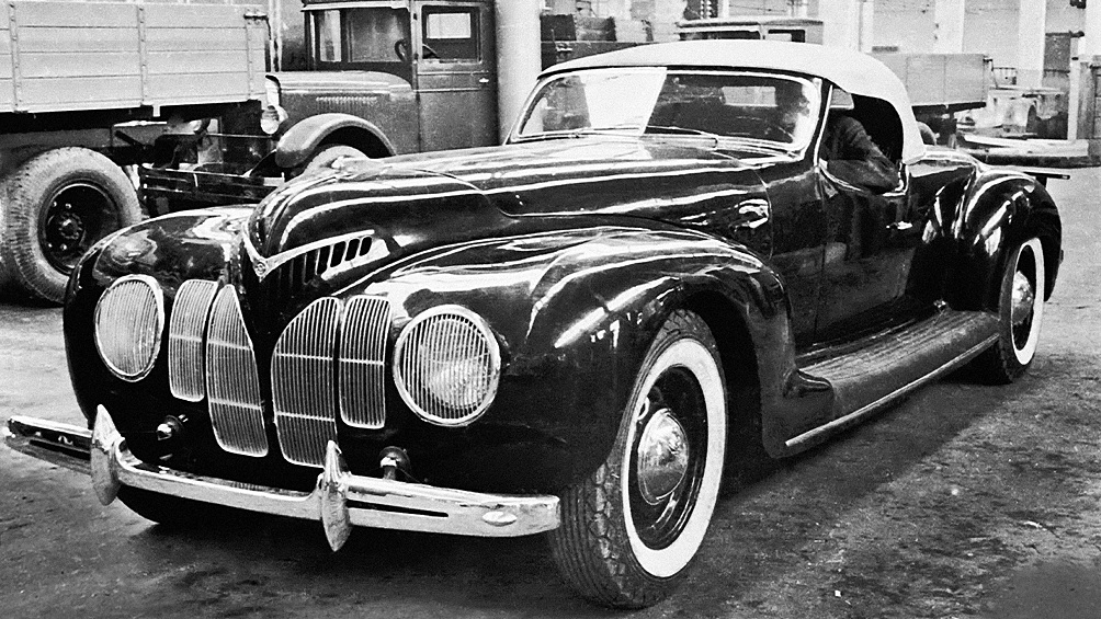 ЗИС-101А «Спорт» построили в 1939 году сотрудники московского Завода имени Сталина на базе правительственного лимузина ЗИС-101. Этот проект носил скорее демонстрационный характер и был призван показать высокий уровень технических возможностей предприятия. Мощный 140-сильный двигатель сочетался с элегантным двухдверным кузовом, созданным специально для этой машины. Облегчённый родстер с могучим мотором был способен разогнаться до 160–162 км/ч, что делало автомобиль одним из самых быстрых в СССР в тот период. Проект не получил развития из-за начала Великой Отечественной войны, а в послевоенные годы стране уже было не до мощных и непрактичных машин.