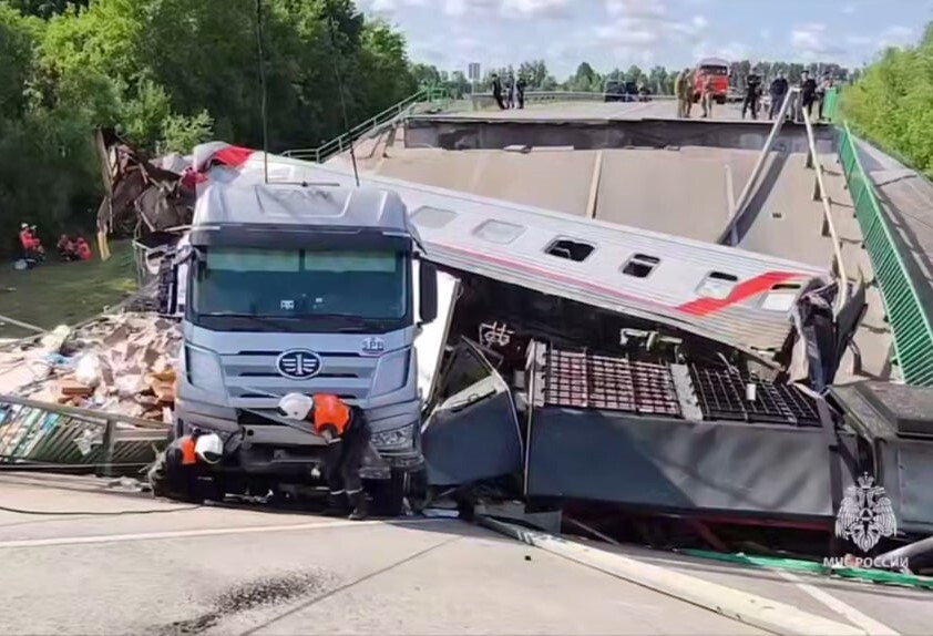 «Помогите! Помогите!»: что происходило в первые секунды после подрыва моста с поездом в Брянской области
