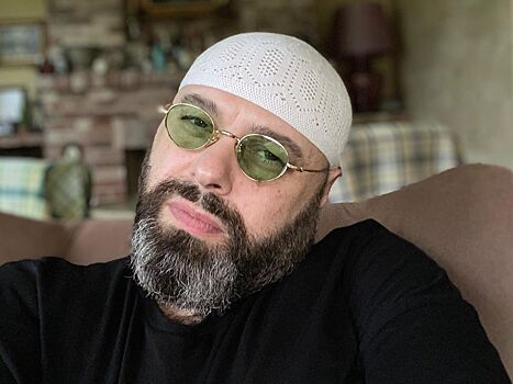 «У них что, любовь?» Женатый Фадеев удивил подписчиков романтичным фото с Карауловой