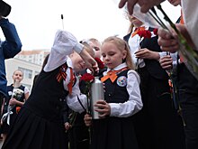 Курские школьники оставили послание потомкам в капсуле времени