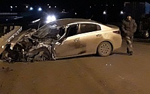 «Машины разбросало по дороге»: на трассе под Самарой грузовик столкнулся с иномаркой