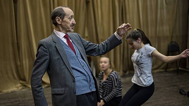 Преподаватель пластики Андрей Дрознин: Гаджеты пора отложить в сторону