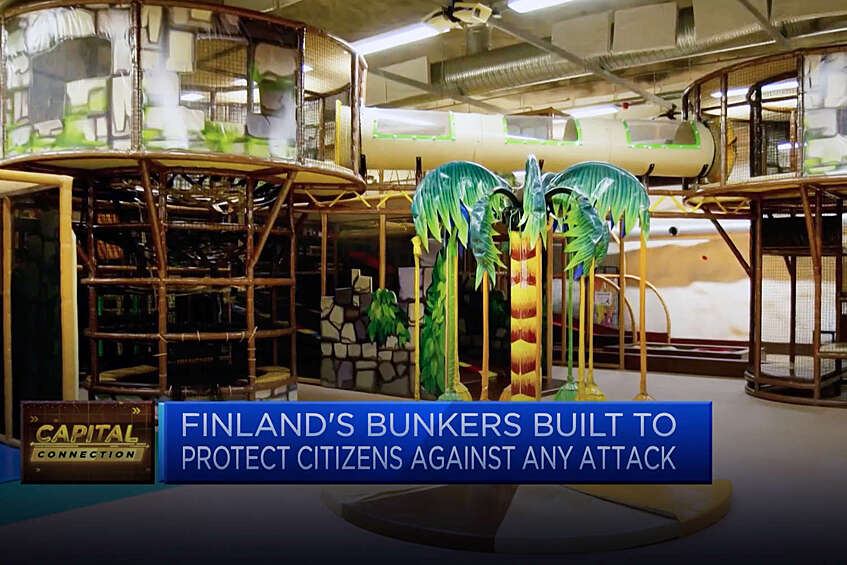 Бункер в Хельсинки вмещает около 6 тыс. человек, оборудован спортзалом, футбольным полем, детской игровой площадкой, парковкой и кафетерием