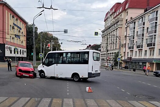 В результате ДТП с микроавтобусом в Саранске пострадал человек
