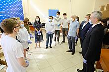 Депутаты Новосибирской области поддерживают работу волонтерского центра