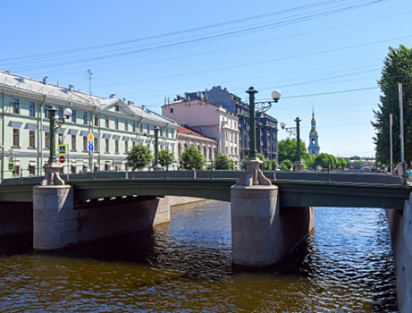 В Петербурге завершен капремонт Торгового моста у Мариинского театра