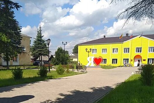 Российского чиновника наказали за корпоратив с куклой голого стриптизера