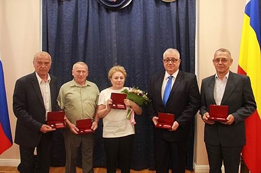 В год 90-летия Ростсельмаша пять сотрудников отмечены государственными наградами