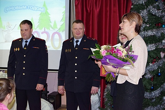 В районе Марьино представитель Общественного совета поздравил подшефную школу–интернат