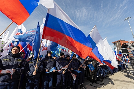 Активисты МГЕР выразили протест против празднования в Москве дня рождения короля Великобритании