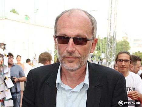 Александр Гордон рассказал о жизни с молодой женой