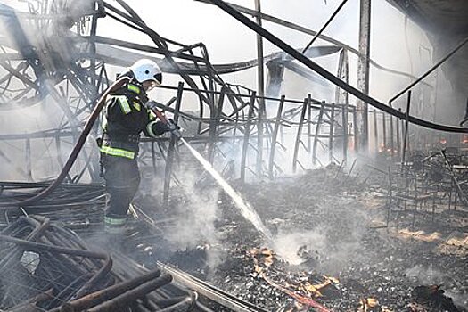 В российском регионе рабочий погиб при пожаре на складе Минобороны