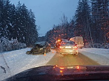 Серовский тракт встал в пробки из-за множества аварий