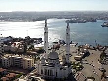 Гаяз Исхаки впадает в Средиземное море