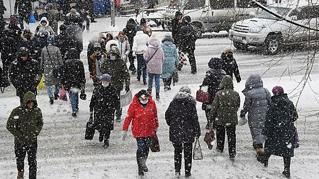 Россиянам предрекли зиму по сценарию «теплого сэндвича»