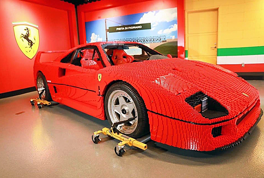 Фото: легендарную Ferrari F40 собрали из LEGO