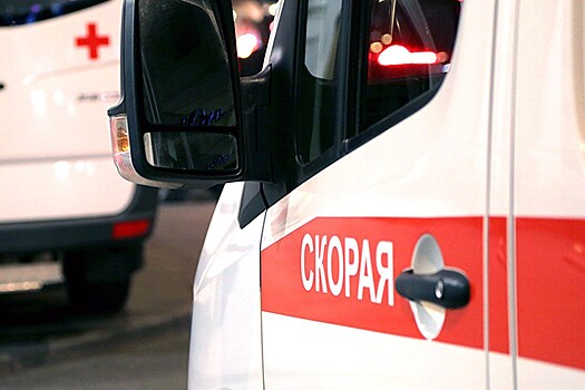 Водитель врезался в машину скорой помощи и сбежал с места аварии в Сириусе