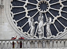 AFP: На шпиль Нотр-Дама установят фигуру петуха с христианскими реликвиями