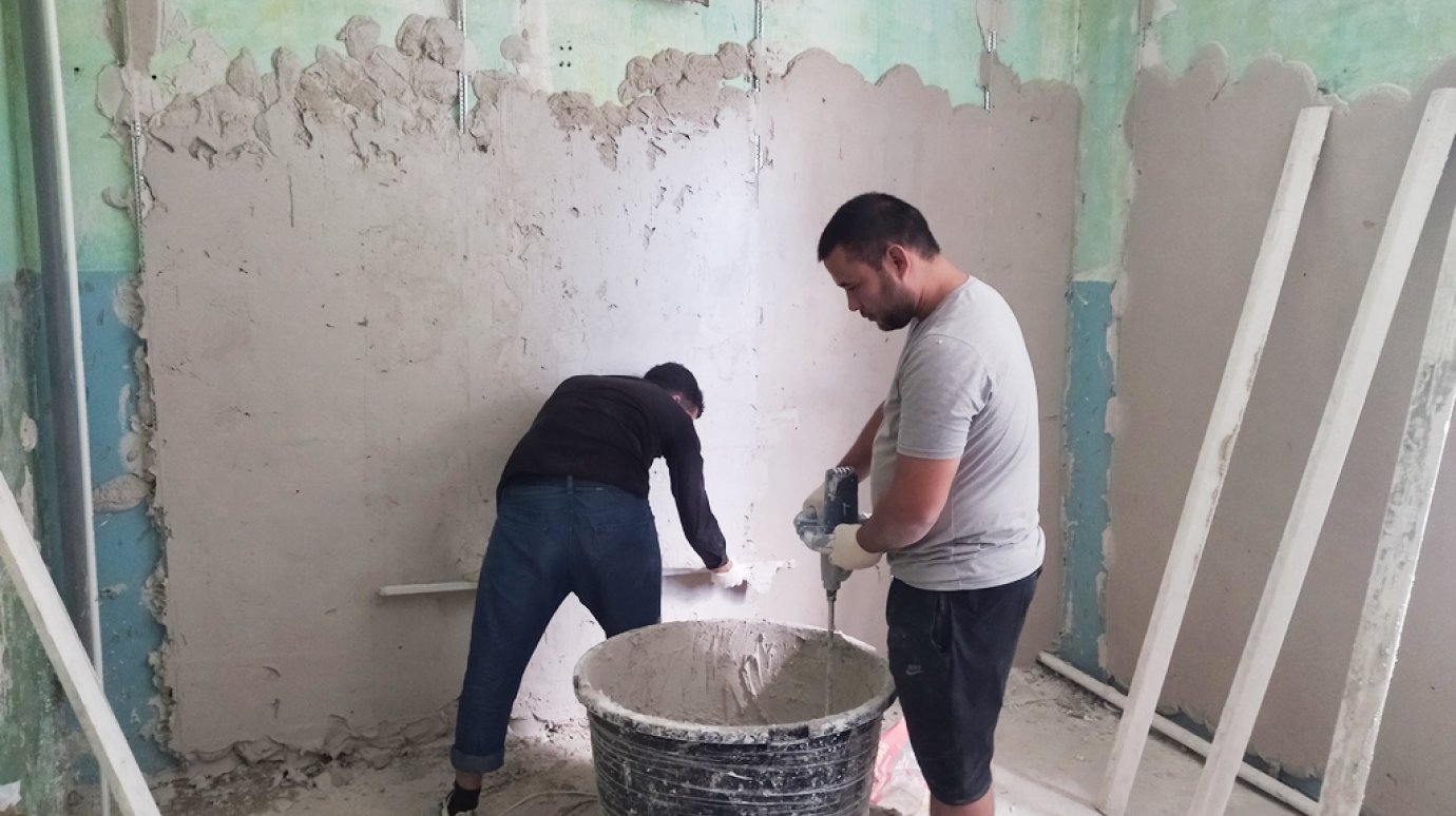 Капремонт главного корпуса больницы в Башмакове выполнен на 56%