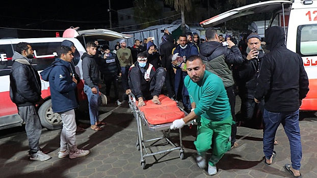 Израиль задержал врачей и раненых в больнице «Аль-Амаль»