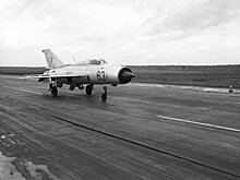 Сбить любой ценой: как советский летчик на МиГ-21 протаранил "Фантом"