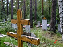 Убитую в Нижнем Тагиле девочку похоронили рядом с матерью