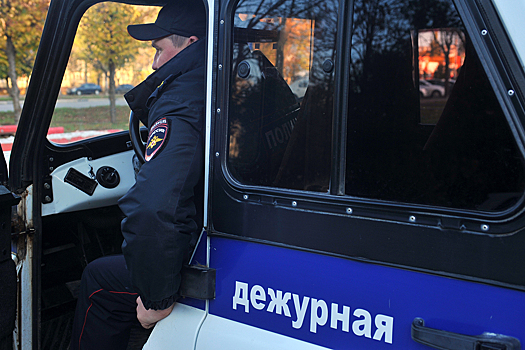 В Москве мужчина ранил полицейского