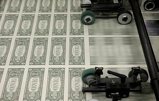 Экономисты опасаются падения доллара