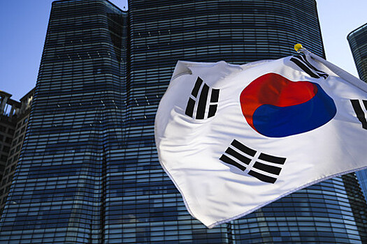 В Южной Корее неизвестный протаранил ворота посольства США