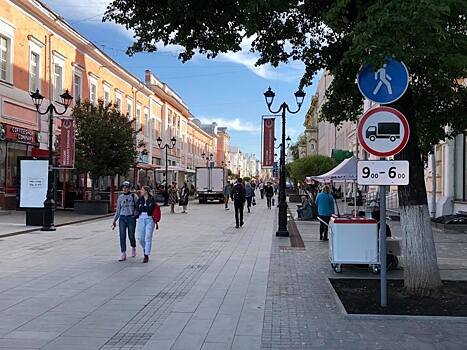 Первые нарушители. Покровка официально стала пешеходной