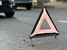 В Мытищах машина перевернулась во время уличных гонок и врезалась в дом