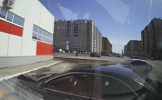 В Челябинске сотрудники автомойки угнали машину клиентки и попали на ней в аварию