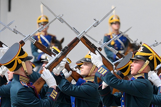 В Кремле прошел первый в этом году развод конных и пеших караулов