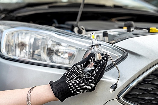 Глава ГИБДД снял вопрос об установке светодиодов в обычные фары