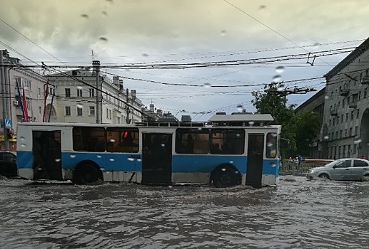 Экстренное предупреждение: грозы и дожди продолжат заливать Нижний Новгород