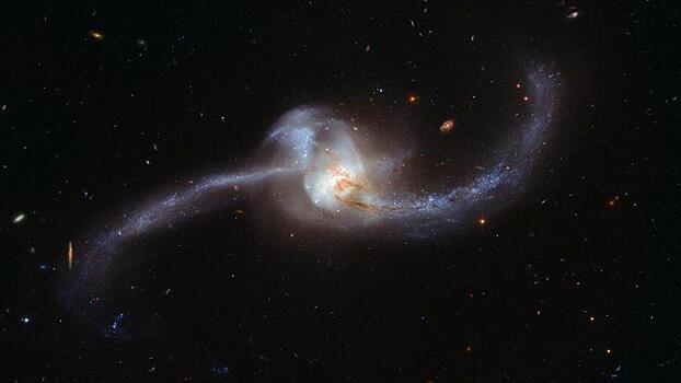 "Хаббл" зафиксировал столкновение двух галактик