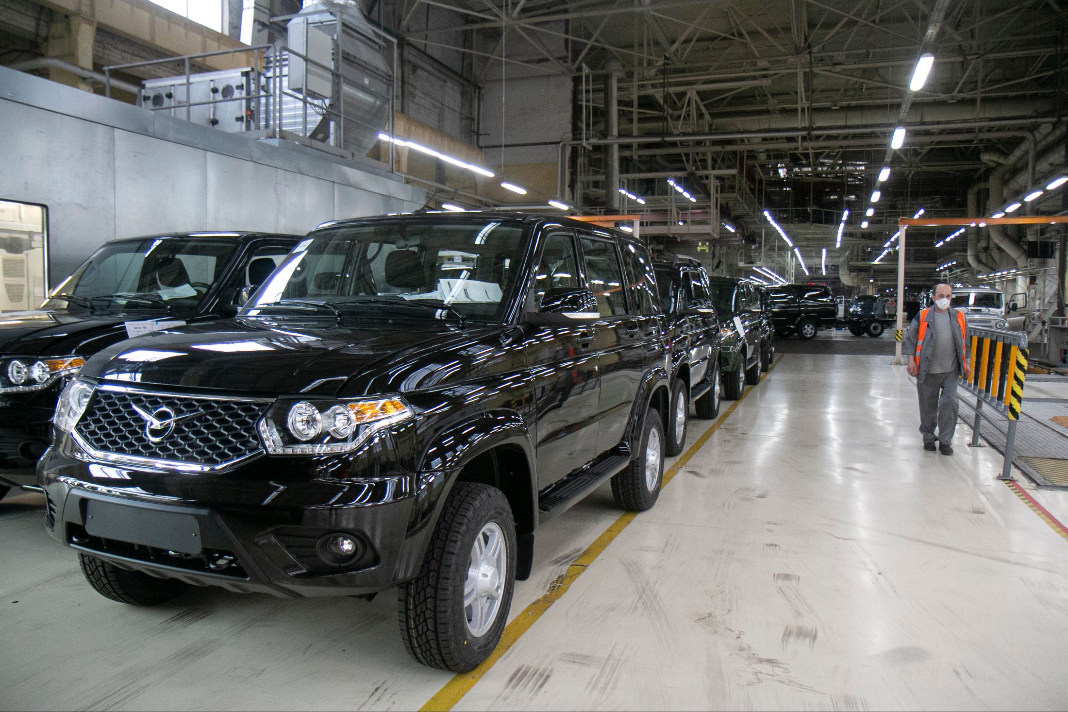 Uaz pickup 2022. Завод уаз в ульяновске. Ульяновский завод уаз. Ульяновский автомобильный завод уаз. Ульяновск уаз модельный.