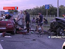 Опубликовано видео с места смертельной аварии под Саратовом