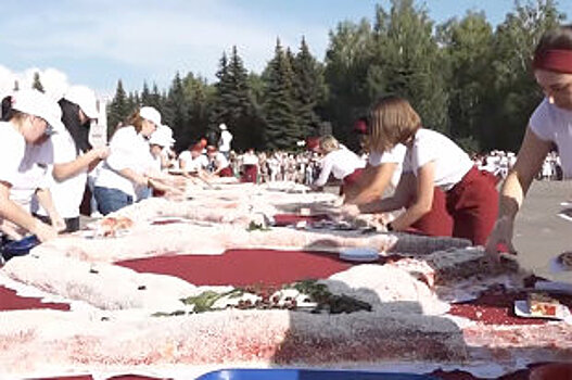 В Екатеринбурге прошел первый в России фестиваль еды без пластика