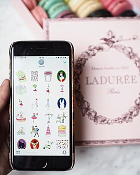 Laduree выпустил фирменные эмодзи